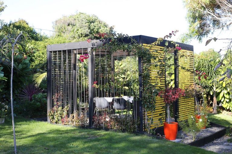 Photo of property in 92 Cornfoot Street, Castlecliff, Whanganui, 4501