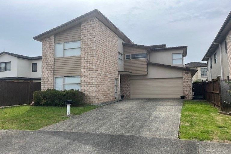 Photo of property in 26 Heidi Crescent, Flat Bush, Auckland, 2016