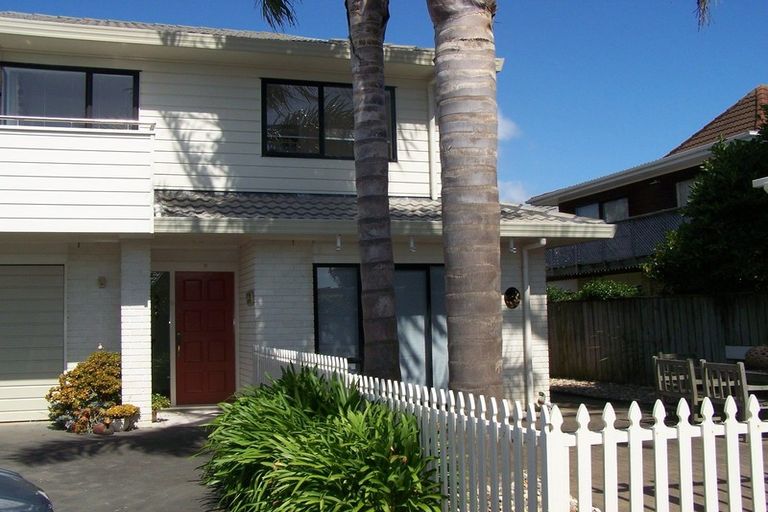 Photo of property in 2/18 Gillard Place, Eastern Beach, Auckland, 2012