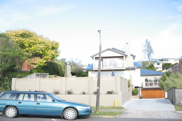 Photo of property in 26 Copperfield Terrace, Mellons Bay, Auckland, 2014