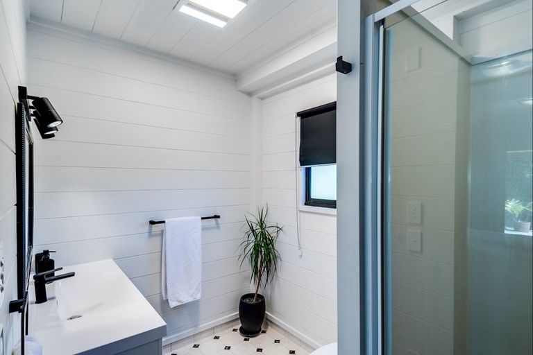 Photo of property in 15 Ritchie Place, Havelock North, 4130