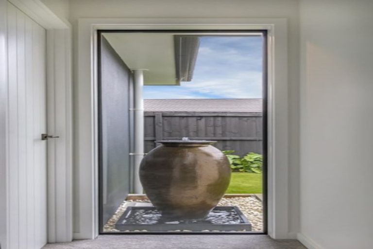 Photo of property in 40 Holiday Drive, Mairehau, Christchurch, 8052