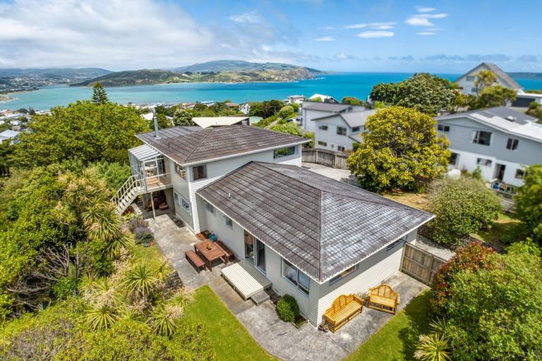 Photo of property in 12 The Track, Plimmerton, Porirua, 5026