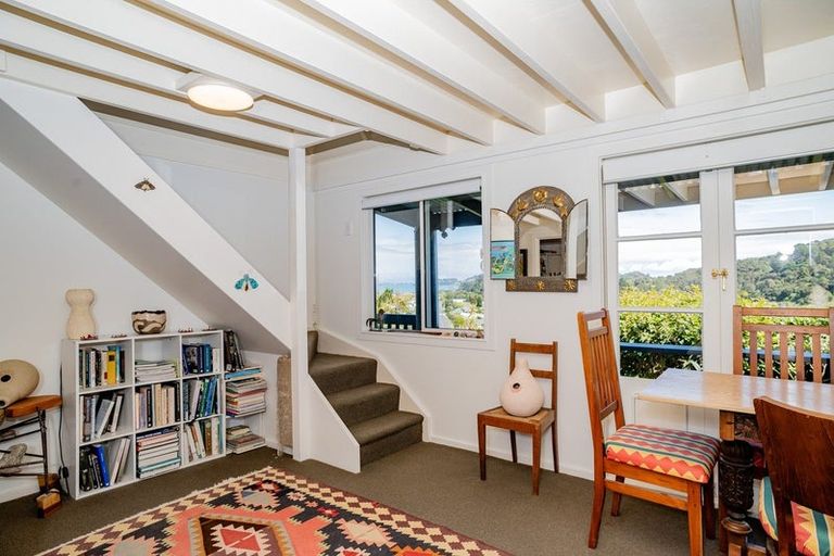 Photo of property in 50 Oxford Terrace, Coromandel, 3506