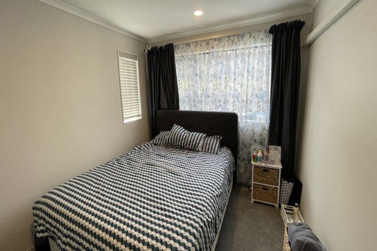 Photo of property in 27a Poruru Close, Papakura, 2110
