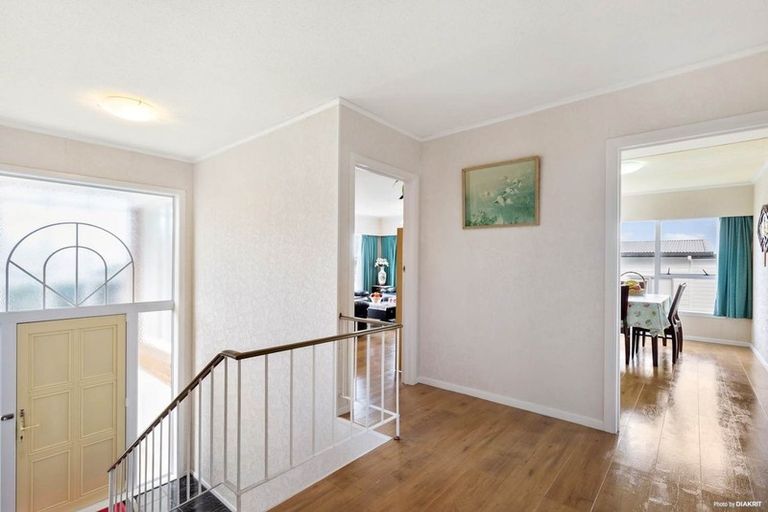 Photo of property in 16 Glendhu Road, Bayview, Auckland, 0629