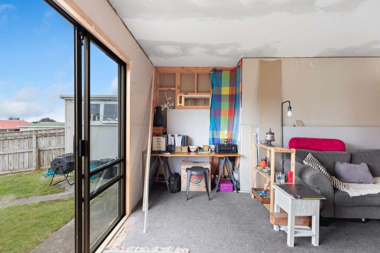 Photo of property in 14 Matipo Street, Castlecliff, Whanganui, 4501