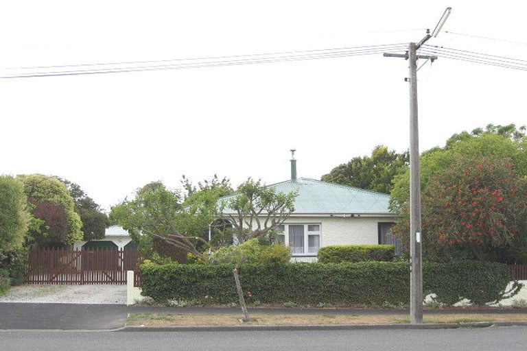 Photo of property in 87 Inwoods Road, Parklands, Christchurch, 8083