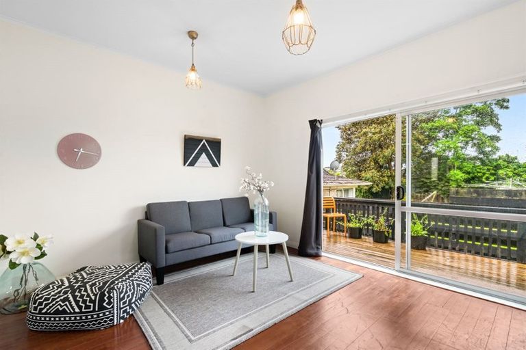 Photo of property in 2/85 Diana Drive, Glenfield, Auckland, 0627