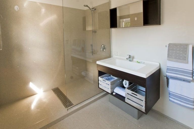 Photo of property in 15a Sea View Terrace, Cockle Bay, Auckland, 2014