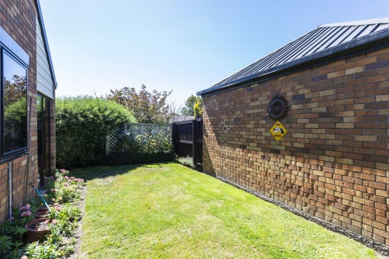 Photo of property in 1b Saint Clio Street, Ilam, Christchurch, 8041