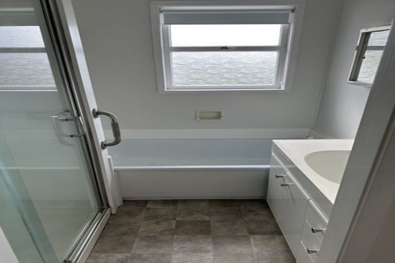 Photo of property in 3/2 Tobruk Crescent, Milford, Auckland, 0620