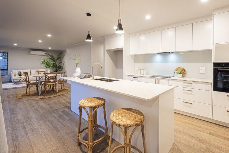 Photo of property in 71 Kaurinui Crescent, One Tree Point, 0118