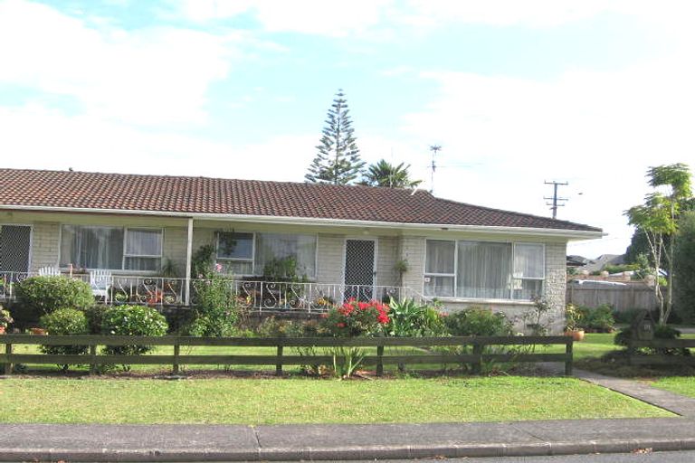 Photo of property in 2/1 Fitzwater Place, Henderson, Auckland, 0612