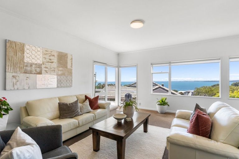 Photo of property in 1/1 Eastcliffe Road, Castor Bay, Auckland, 0620