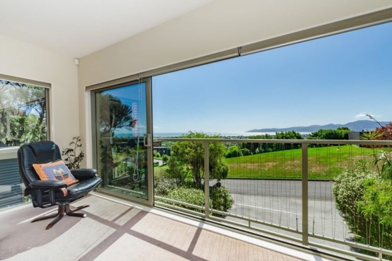 Photo of property in 2 Ocean Vista Lane, Paraparaumu, 5032