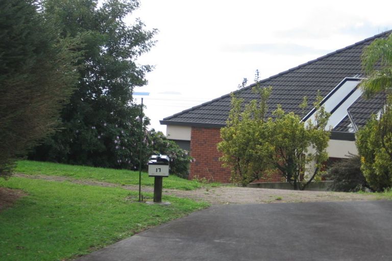 Photo of property in 17 Pounamu Place, Shelly Park, Auckland, 2014