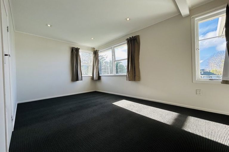 Photo of property in 156 Astley Avenue, New Lynn, Auckland, 0600