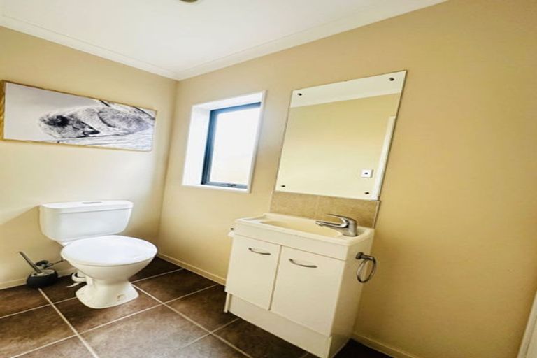 Photo of property in 14 Maypark Crescent, Flat Bush, Auckland, 2016