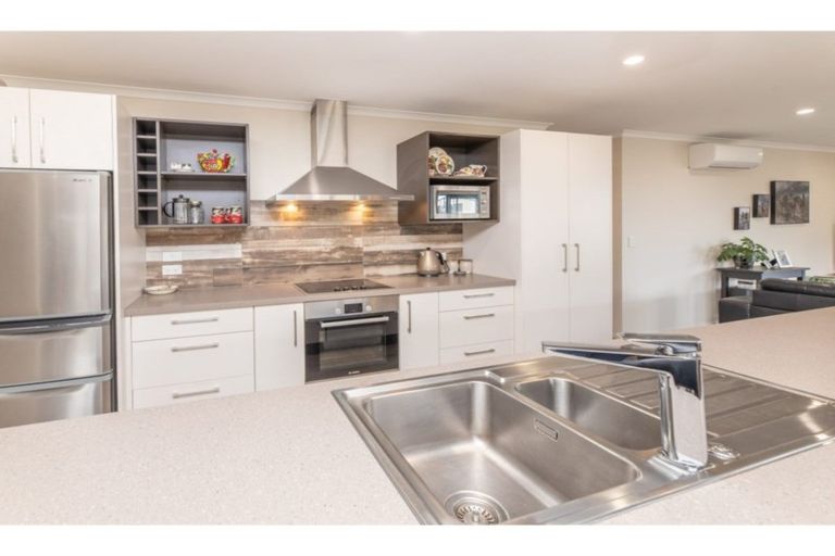 Photo of property in 6 Pemberton Drive, Amberley, 7410