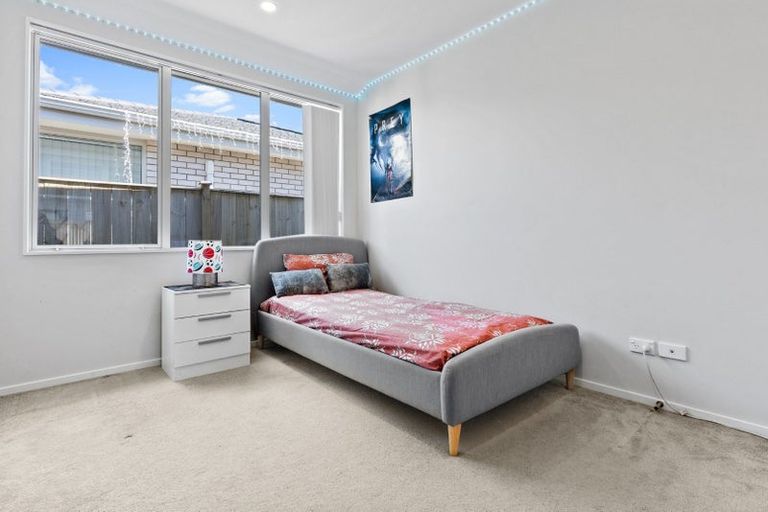 Photo of property in 9 Toropapa Close, Takanini, 2110