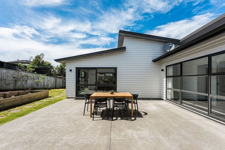 Photo of property in 9 Paparoa Crescent, Aotea, Porirua, 5024