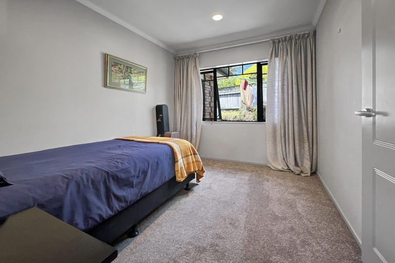 Photo of property in 57 Mt Lebanon Crescent, The Gardens, Auckland, 2105