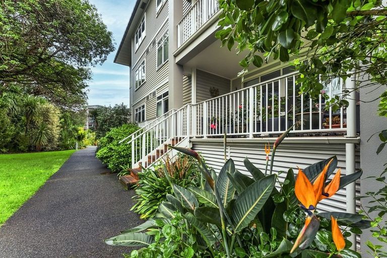 Photo of property in 15 Parkside Drive, Orewa, 0931