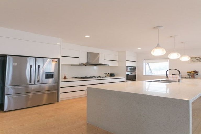 Photo of property in 69 Bordeaux Parade, Te Atatu South, Auckland, 0610