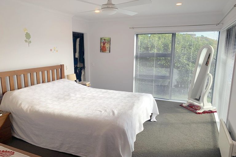 Photo of property in 6 Kaimai Place, Aotea, Porirua, 5024