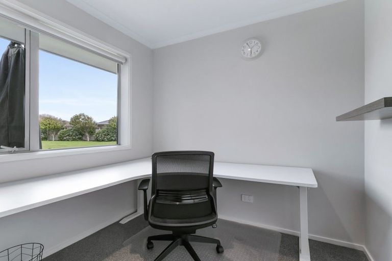 Photo of property in 15 Gladys Place, Levin, 5510