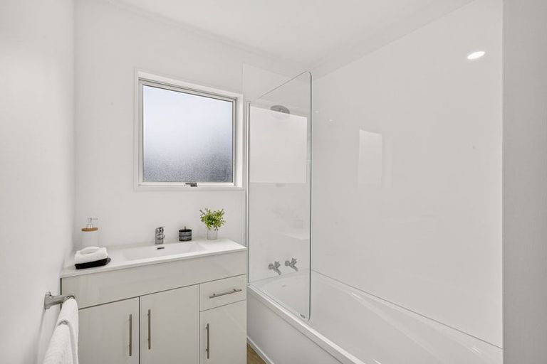 Photo of property in 15 Oleander Place, Bell Block, New Plymouth, 4312