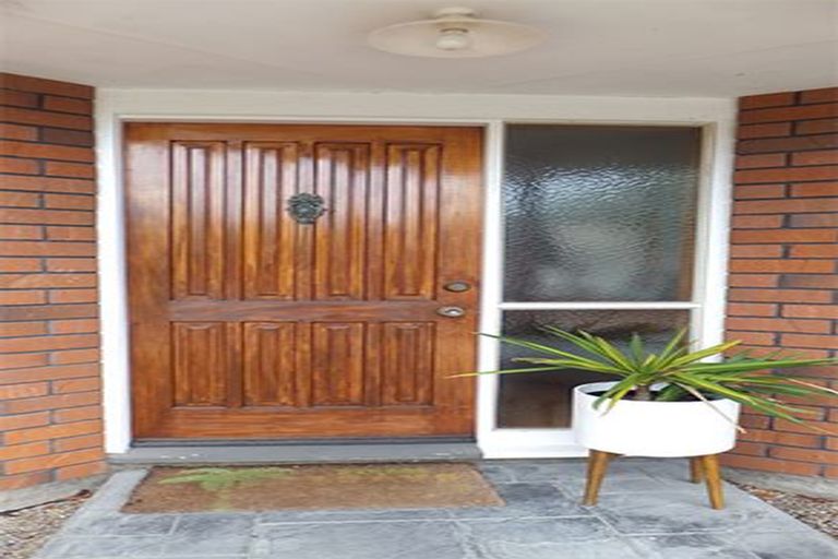 Photo of property in 1/5 Tuscany Place, Beckenham, Christchurch, 8023