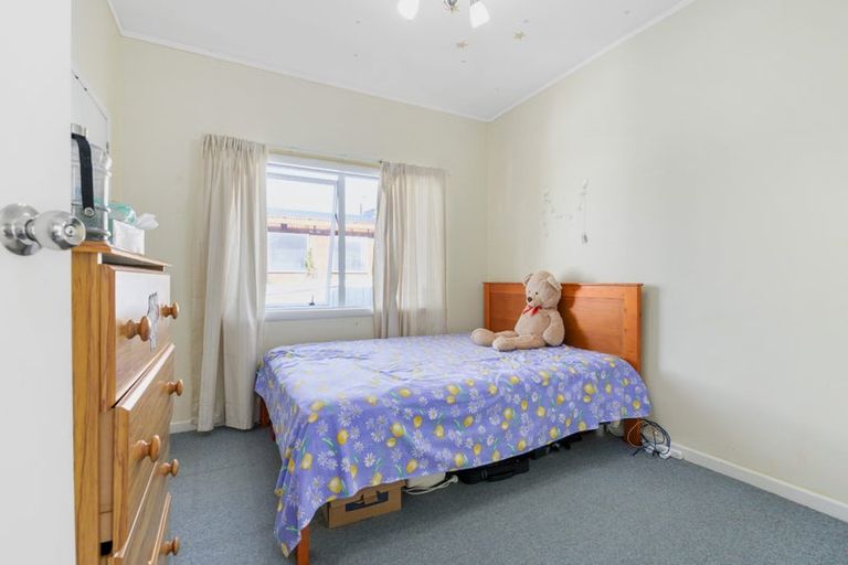 Photo of property in 218 Hillcrest Road, Hillcrest, Hamilton, 3216