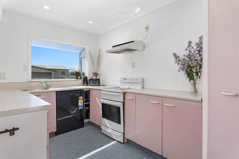 Photo of property in 10 Mananui Crescent, Whakatane, 3120