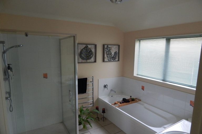 Photo of property in 15 Reidy Place, Pukekohe, 2120