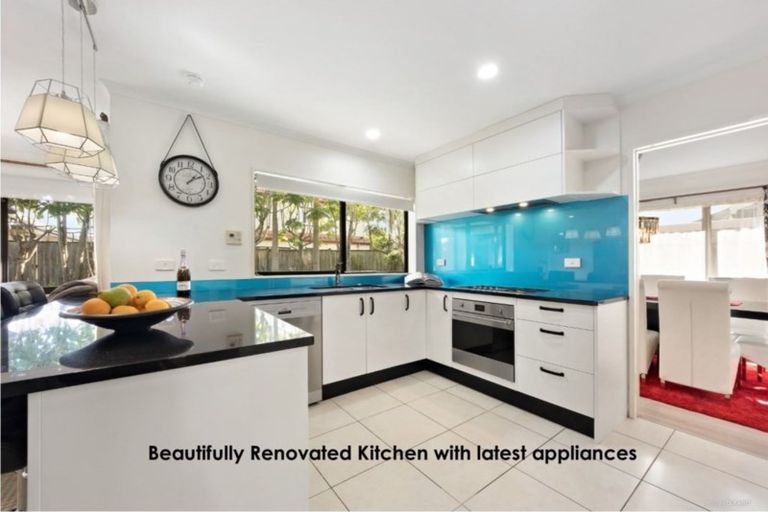 Photo of property in 62 Thornbury Crescent, East Tamaki Heights, Auckland, 2016