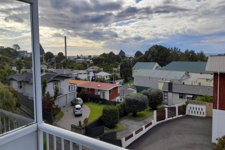 Photo of property in 2/422 Devon Street West, Lynmouth, New Plymouth, 4310