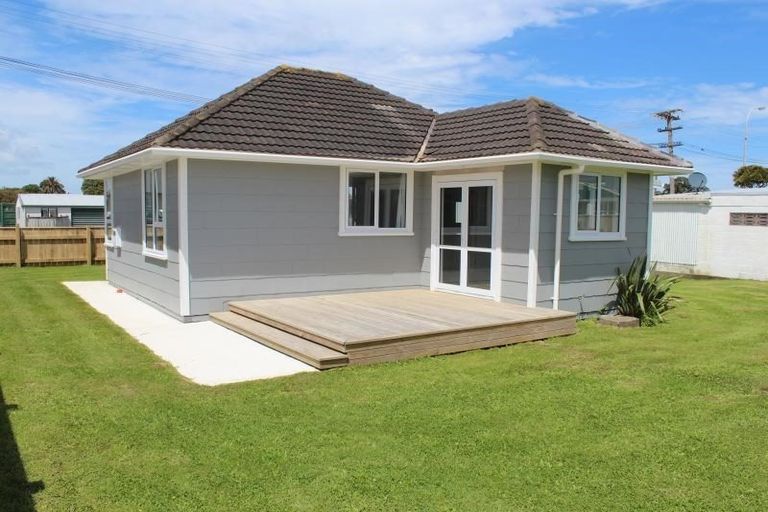 Photo of property in 30 Ihaia Road, Opunake, 4616