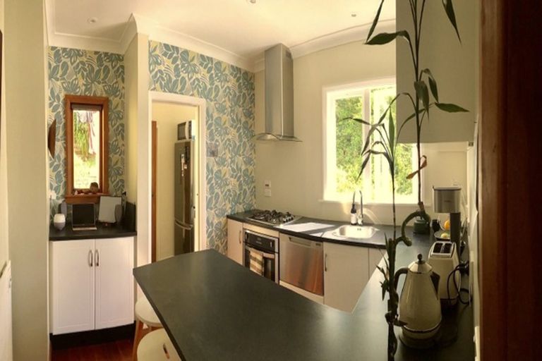 Photo of property in 40 Jackson Street, Island Bay, Wellington, 6023