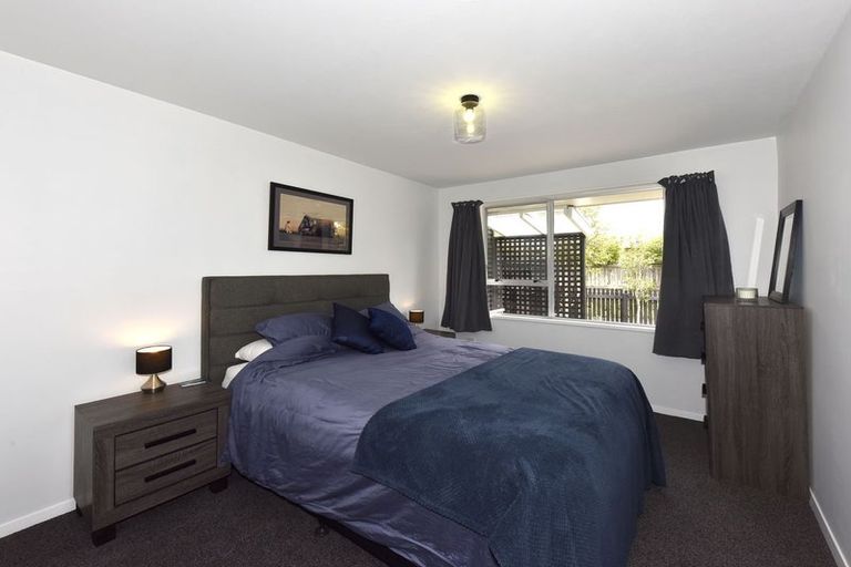 Photo of property in 2/8 Bowen Street, Upper Riccarton, Christchurch, 8041