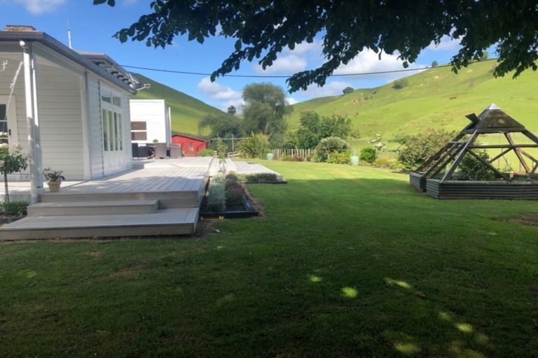 Photo of property in 7685 State Highway 1, Taihape, 4794