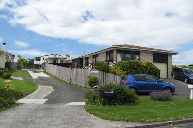 Photo of property in 13b Tindalls Bay Road, Tindalls Beach, Whangaparaoa, 0930