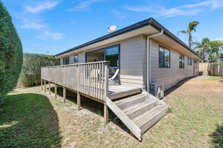 Photo of property in 19 Surfside Lane, Ruakaka, 0116