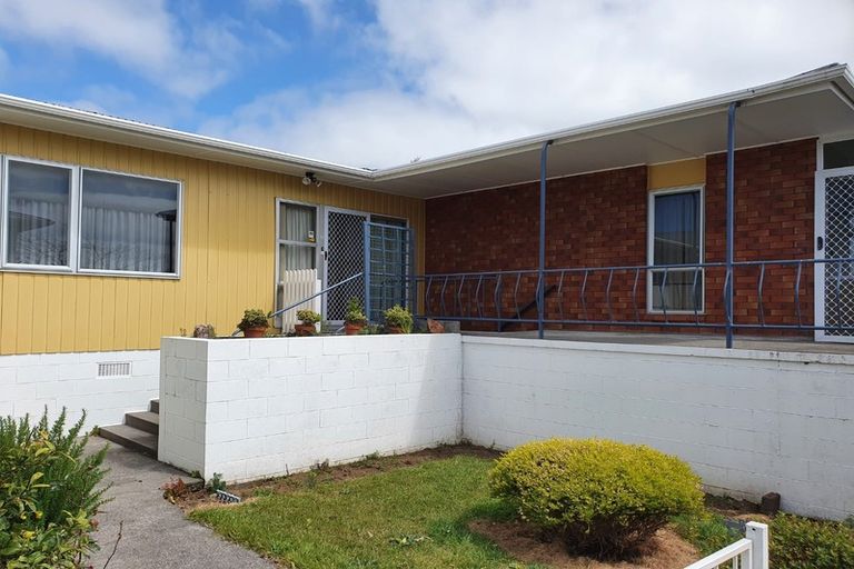 Photo of property in 2/112 Frankley Road, Frankleigh Park, New Plymouth, 4310
