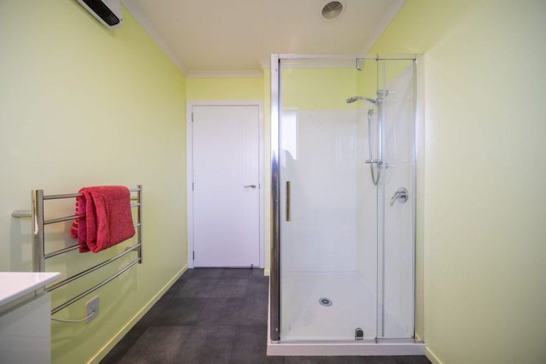 Photo of property in 25 Motu-au Close, Manapouri, 9679