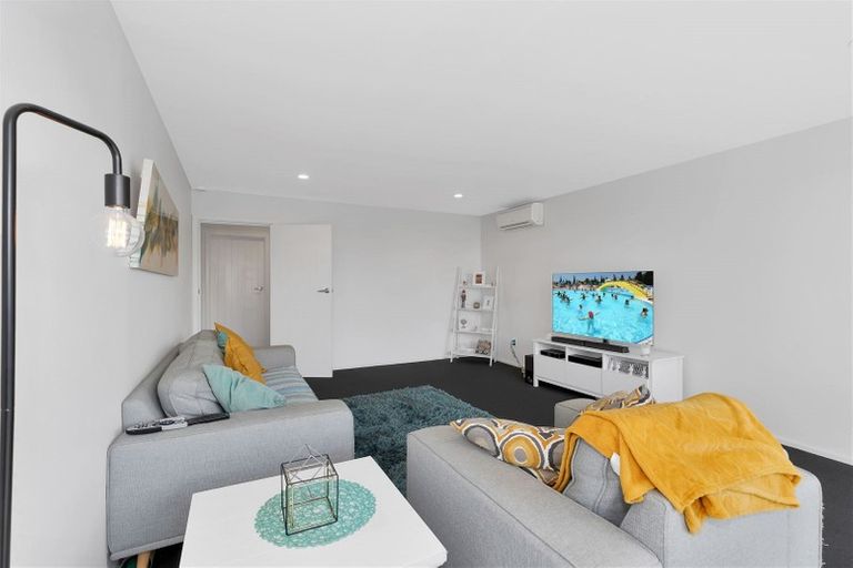 Photo of property in 1/61 Vagues Road, Northcote, Christchurch, 8052