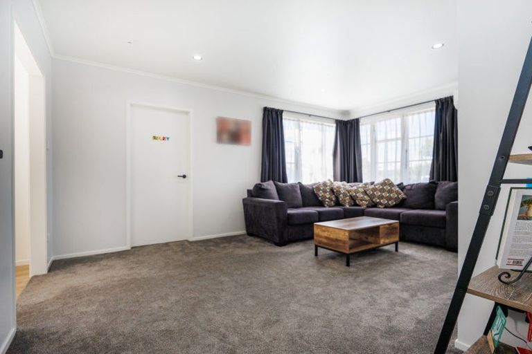 Photo of property in 42 Clyde Crescent, Roslyn, Palmerston North, 4414