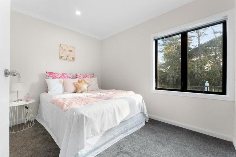 Photo of property in 65 Annett Road, Kumeu, 0891