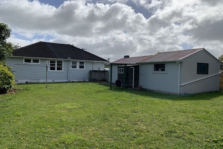 Photo of property in 28 Saint Annes Street, Levin, 5510